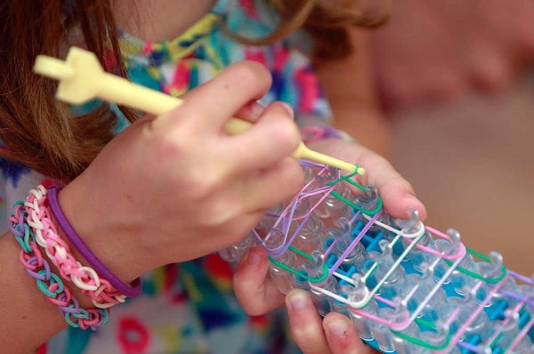 دستبند فانی بافت Loom Bands