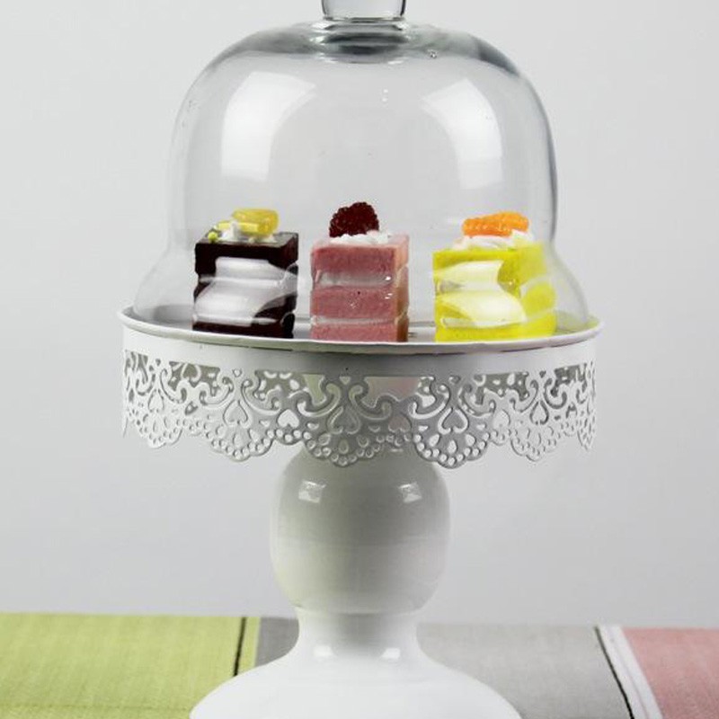 کیک خوری پایه دار با در پوش شیشه ای