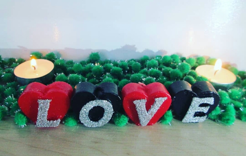 شمع LOVE در دو طرح